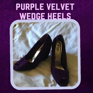 🦄Deep purple wedge velvet sandals🦄
